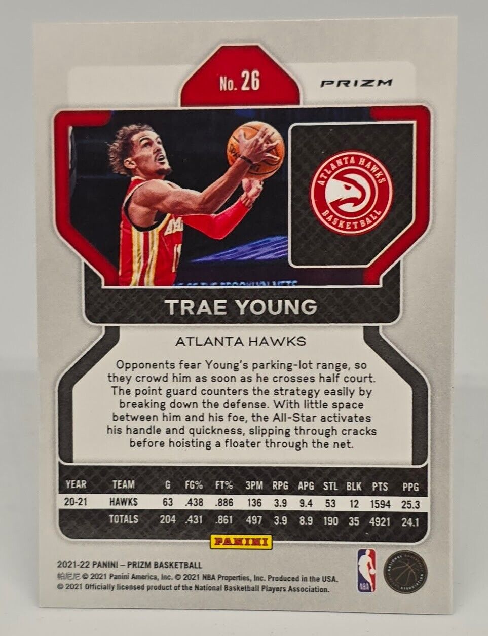 2021-22 PANINI PRIZM TRAE YOUNG GREEN REFRACTOR HAWKS SP